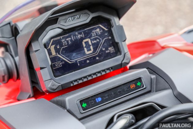 TUNGGANG UJI: Honda ADV 150 – menyinar pada bahagian yang bukan boleh dilihat, perlu dirasa