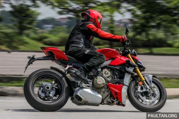REVIEW: 2021 Ducati Streetfighter V4S, RM145,900
