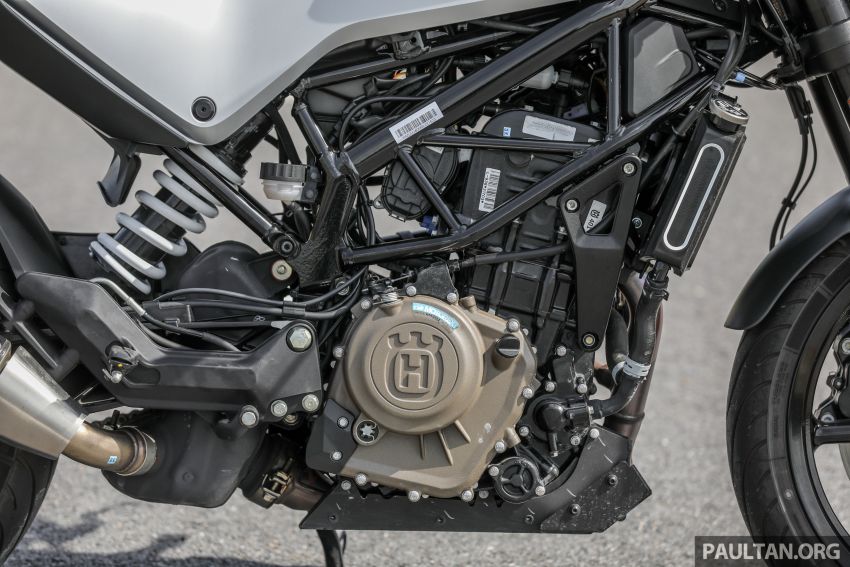 REVIEW: 2021 Husqvarna Vitpilen 401 – off-road hooliganism now comes with on-road manners 1289384