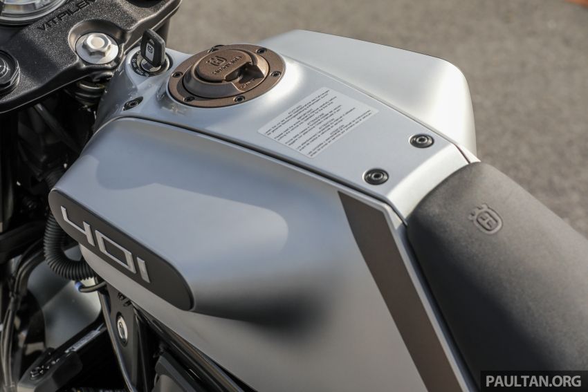 REVIEW: 2021 Husqvarna Vitpilen 401 – off-road hooliganism now comes with on-road manners 1289408