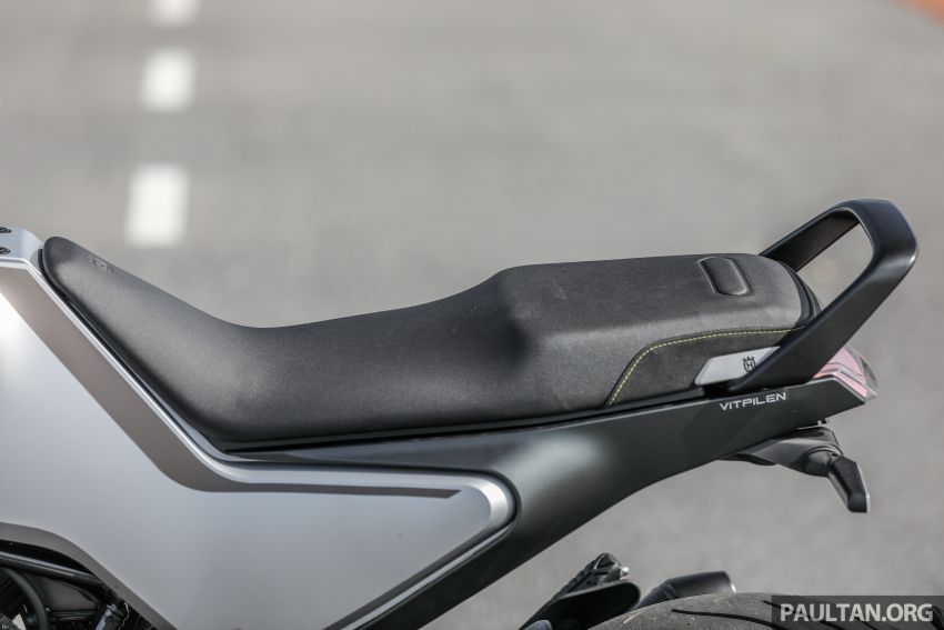 REVIEW: 2021 Husqvarna Vitpilen 401 – off-road hooliganism now comes with on-road manners 1289416