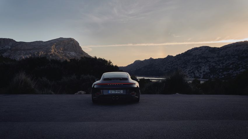 992 Porsche 911 GT3 Touring revealed with subtle looks, 510 PS/470 Nm NA flat-six, new PDK option 1307749