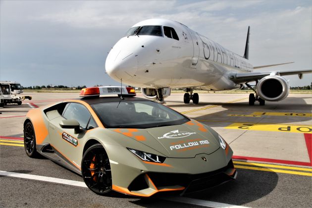 Lamborghini Huracán Evo renewed as follow-me car for Bologna Airport – deal extended for seventh time