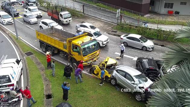 Lorry accidents in Malaysia – do we need stricter inspection, enforcement to keep CVs roadworthy?