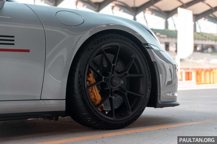 992 Porsche 911 GT3 launched in Malaysia – 4.0L NA flat-six, 6-speed MT & 7-speed PDK; from RM1.77 mil 1387804