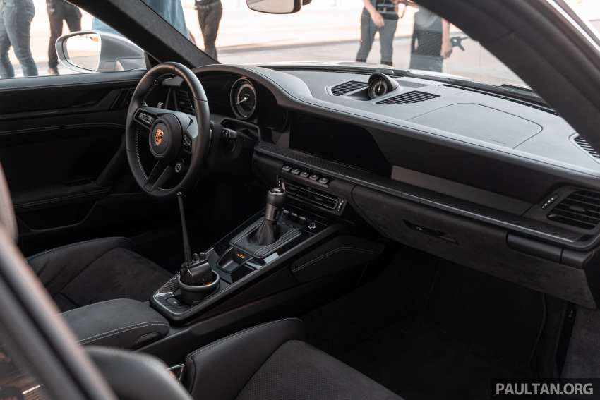 992 Porsche 911 GT3 launched in Malaysia – 4.0L NA flat-six, 6-speed MT & 7-speed PDK; from RM1.77 mil 1387810