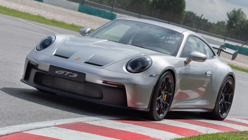 992 Porsche 911 GT3 launched in Malaysia – 4.0L NA flat-six, 6-speed MT & 7-speed PDK; from RM1.77 mil 1385269