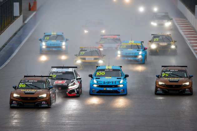 WTCR 2021 – Lynk & Co Cyan Racing sekali lagi sapu bersih juara dunia untuk pemandu dan pengeluar!