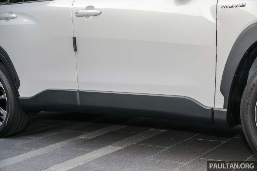 Toyota Corolla Cross 1.8 Hybrid CKD dilancar di M’sia bersama varian 1.8G, 1.8V CKD, dari RM123k-RM137k 1405655