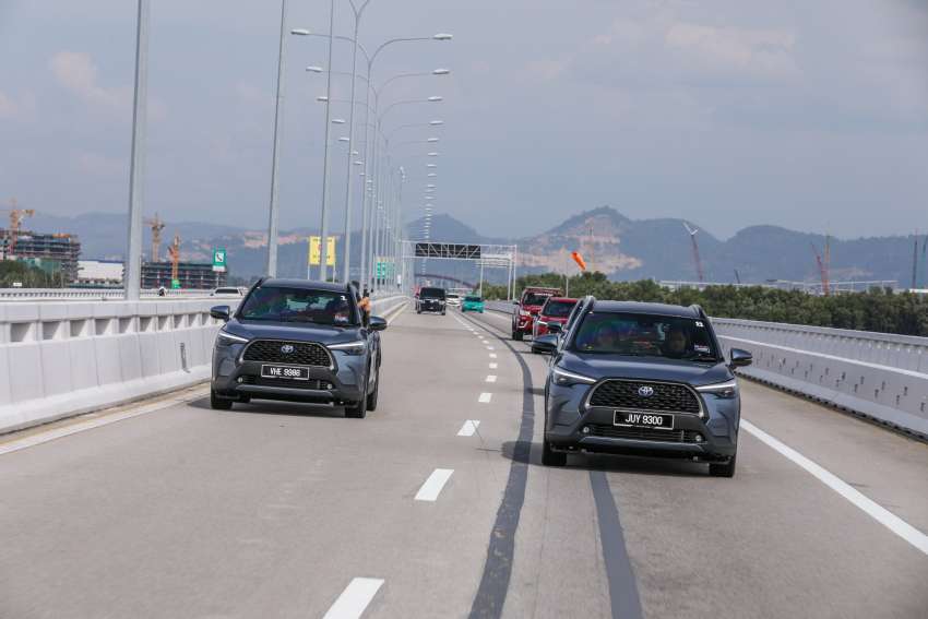 Toyota Corolla Cross 1.8 Hybrid CKD dilancar di M’sia bersama varian 1.8G, 1.8V CKD, dari RM123k-RM137k 1405916
