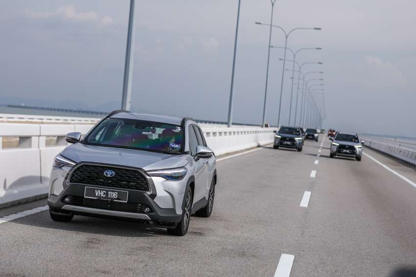 Toyota Corolla Cross 1.8 Hybrid CKD dilancar di M’sia bersama varian 1.8G, 1.8V CKD, dari RM123k-RM137k 1405925