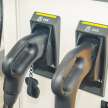 Shell Recharge EV fast charging tested in Malaysia – 180 kW of DC power in a Porsche Taycan in Tangkak!