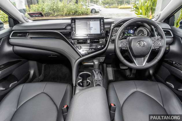 PANDU UJI: Toyota Camry 2.5 V facelift 2022 dengan enjin baharu – pemandu riang, penumpang gembira!