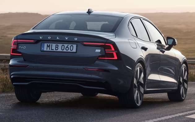 2023 Volvo S60, V60 revealed – no more R-Design, tailpipes; PHEVs get bigger battery and 90 km range