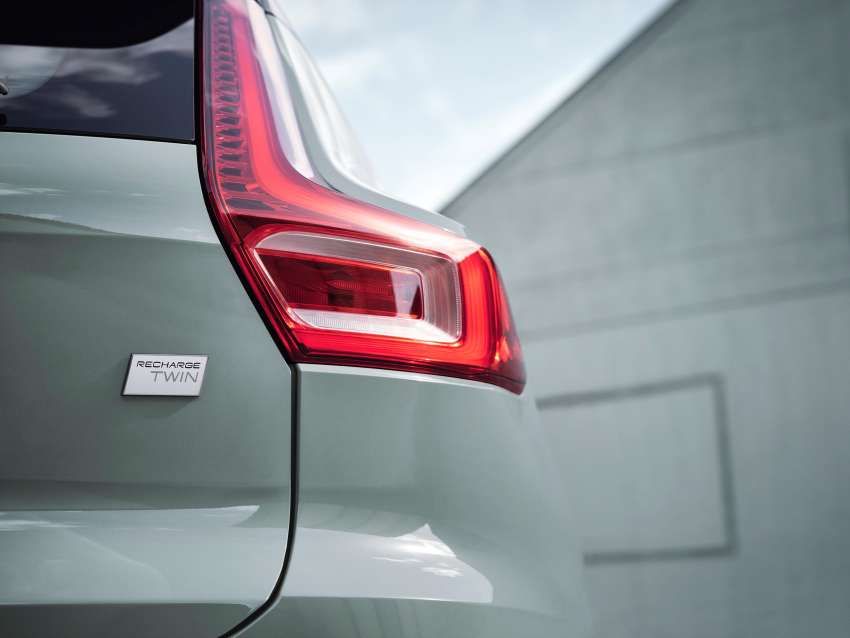 Volvo XC40 facelift revealed with C40 face; C40 EV also gets new single-motor variant with 434 km range 1428703