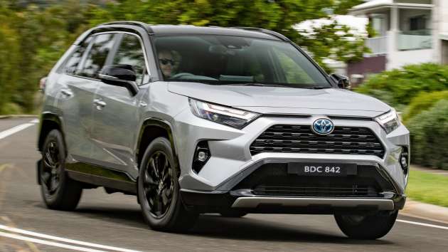 2022 Toyota RAV4 updated in Australia: new head unit, Intersection Pre-Collision Safety & E-Steering Assist