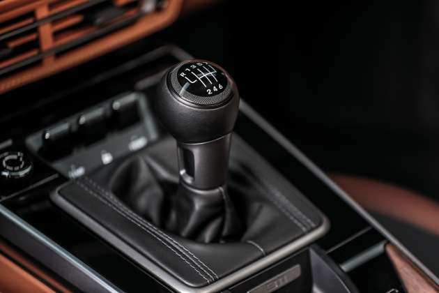 992 Porsche 911 Sport Classic is a manual RWD Turbo with 550 PS, unique styling and graphics – 1,250 units
