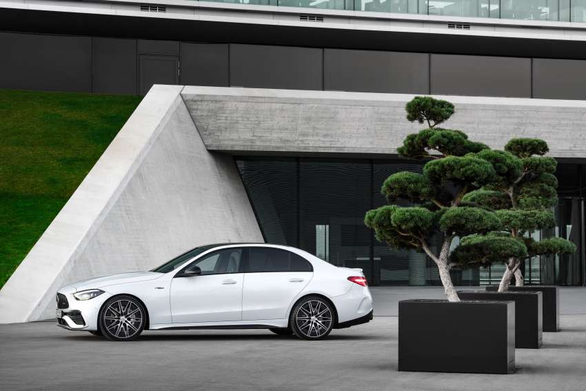 W206 Mercedes-AMG C43 4Matic – 2.0T four-cylinder replaces 3.0T V6; 408 PS, 500 Nm with electric turbo 1449473