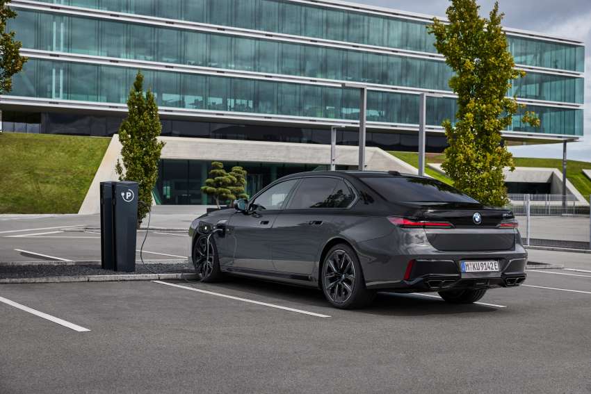 2023 BMW 7 Series – G70 PHEV variants detailed; 750e xDrive and 571 PS M760e xDrive; up to 87 km EV range 1518917