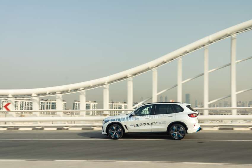 BMW iX5 Hydrogen has 401 hp power, 504 km range 1665458