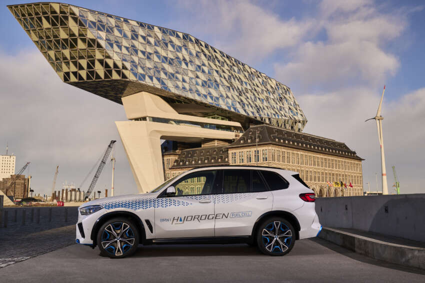 BMW iX5 Hydrogen has 401 hp power, 504 km range 1581900