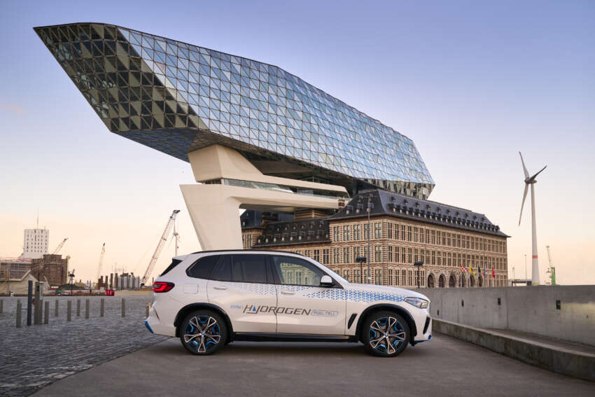 BMW iX5 Hydrogen has 401 hp power, 504 km range 1581902