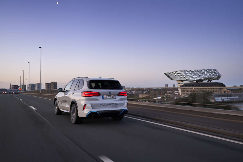 BMW iX5 Hydrogen has 401 hp power, 504 km range 1581883