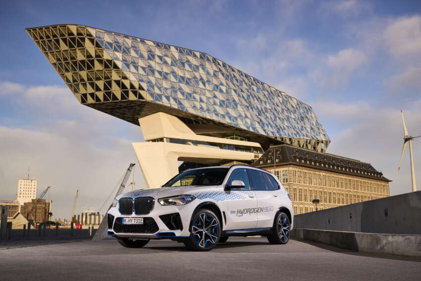 BMW iX5 Hydrogen has 401 hp power, 504 km range 1581915