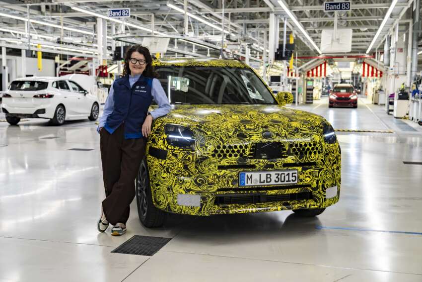 MINI Countryman Electric teased at BMW Plant Leipzig 1582395