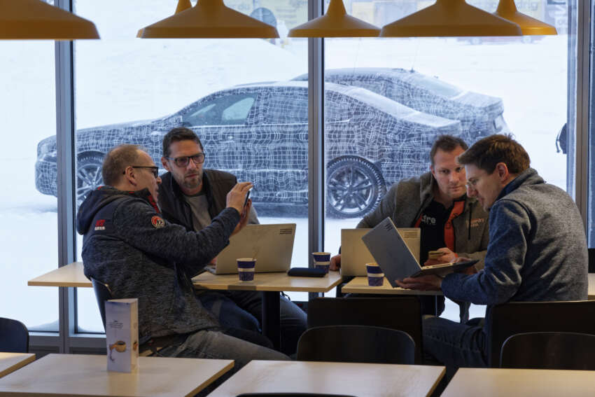 BMW i5 – first ever electric 5 Series teased again during winter tests, completes 3,000 km icy road trip 1596221