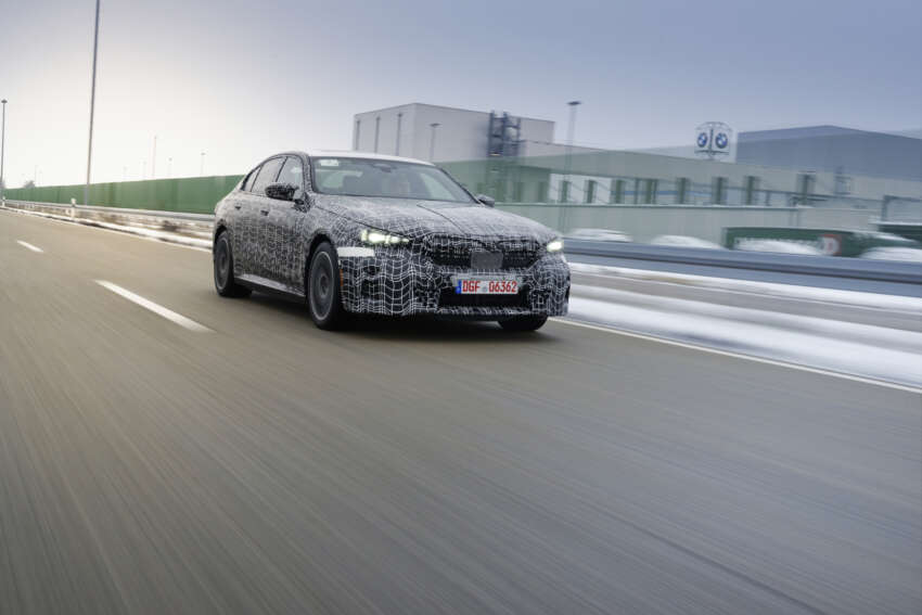 BMW i5 – first ever electric 5 Series teased again during winter tests, completes 3,000 km icy road trip 1596225