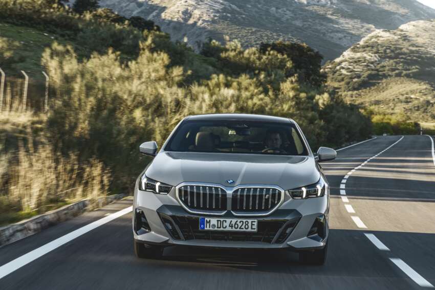 BMW i5 and 2024 BMW 5 Series G60 – M60 xDrive with up to 601 hp; AirConsole brings in-car gaming 1617728