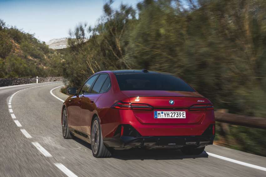 BMW i5 and 2024 BMW 5 Series G60 – M60 xDrive with up to 601 hp; AirConsole brings in-car gaming 1617689