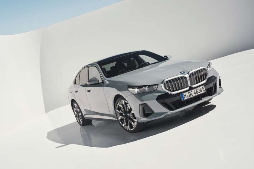 BMW i5 and 2024 BMW 5 Series G60 – M60 xDrive with up to 601 hp; AirConsole brings in-car gaming 1617757