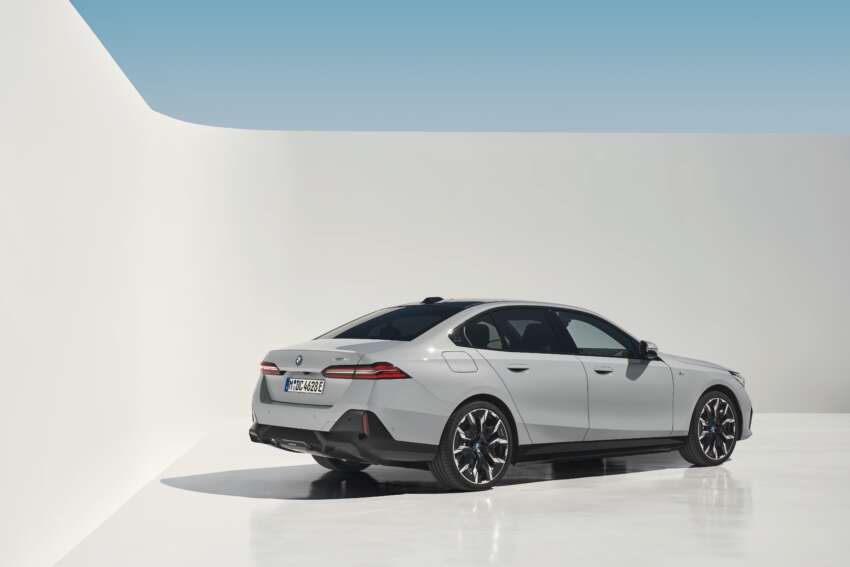 BMW i5 and 2024 BMW 5 Series G60 – M60 xDrive with up to 601 hp; AirConsole brings in-car gaming 1617760
