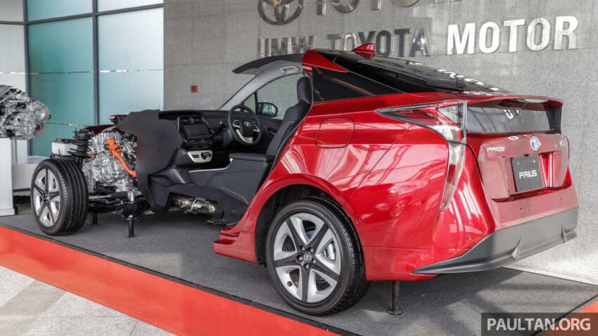 UMW Toyota Motor presents multi-pathway strategy to achieve carbon neutrality – more hybrids, EVs coming 1612661