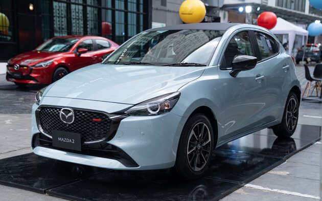 Mazda 2 2023 facelift diperkenal di Thailand — sedan dan hatchback, 1.3L petrol/1.5L diesel, 10 varian