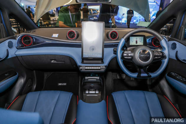 BYD Dolphin 2023 kini di Malaysia – 44.9 kWh atau 60.48 kWh, capai jarak hingga 490 km; dari RM99,900