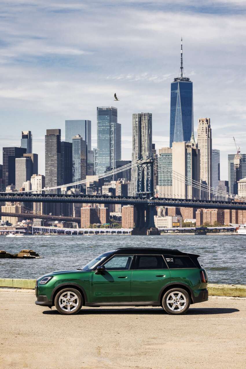 2024 MINI Countryman Electric debuts – single- and dual-motor EV powertrains; up to 313 hp, 462 km range 1670747