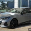 2024 BMW 5 Series G60 with M Performance Parts – live pics of carbon bodykit, 21′ cross-spoke wheels