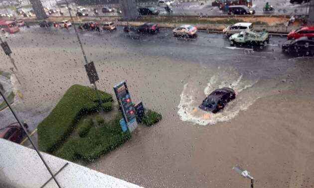 Flash floods hit certain areas in Cheras, heavy traffic on major roads in KL as a result – find alternate routes