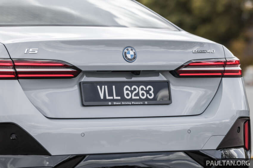2024 BMW i5 eDrive40 Malaysian review – 582 km range; fr RM400k; is the first-ever 5 Series EV good? 1711066