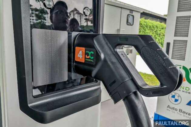 Kerajaan kaji untuk kenakan caj terhadap pembelian EV baru bagi biayai pemasangan pengecas awam