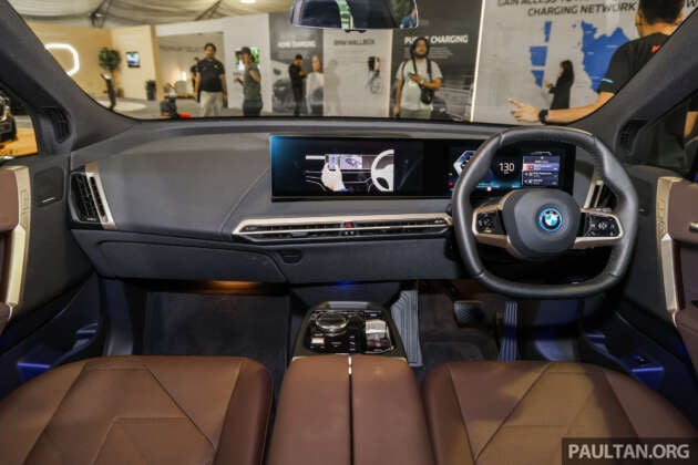 2024 BMW iX xDrive50 Sport in Malaysia – 22 kW AC charging; no glass roof, Laserlights; RM62k cheaper