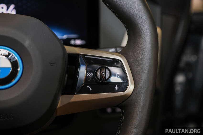 2024 BMW iX xDrive50 Sport in Malaysia – 22 kW AC charging; no glass roof, Laserlights; RM62k cheaper 1735113