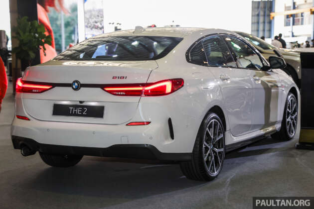 BMW 218i Gran Coupe Final Edition — kemasan hitam berkilat, rim jejari-Y, pad pengecas; harga lebih RM5k