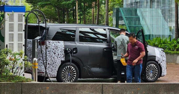 Denza D9 MPV seen in Malaysia – Alphard rival with up to 374 PS, 620 km CLTC EV range; PHEV also available