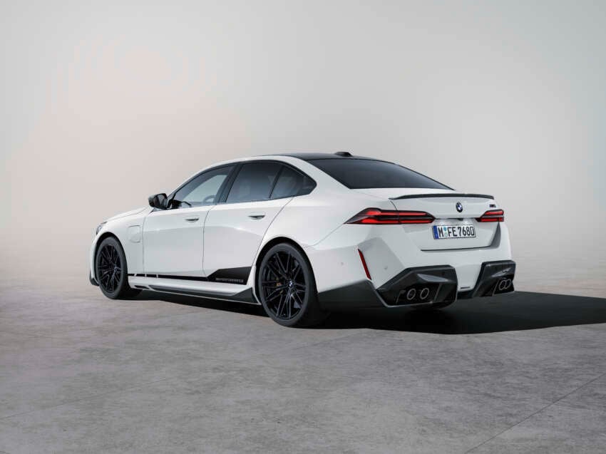 2024 BMW M5 G90 gets M Performance Parts – carbon fibre bodykit, matte black decals for 727 PS PHEV 1795609