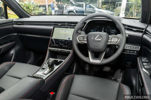 2024 Lexus LBX in Malaysia – Premium and Luxury, 136 PS 1.5L 3-cylinder hybrid, RM239k to RM270k