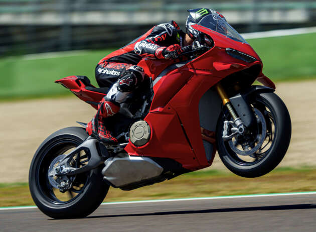 Ducati Panigale V4S seventh generation – double-sided versus single-sided, what’s the big deal?